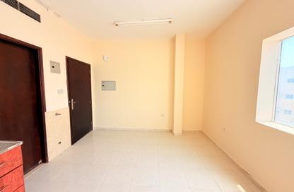 Apartment - Studio - 1 Bathroom for rent in Fire Station Road - Muwaileh - Sharjah