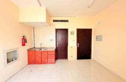 Apartment - Studio - 1 Bathroom for rent in Fire Station Road - Muwaileh - Sharjah