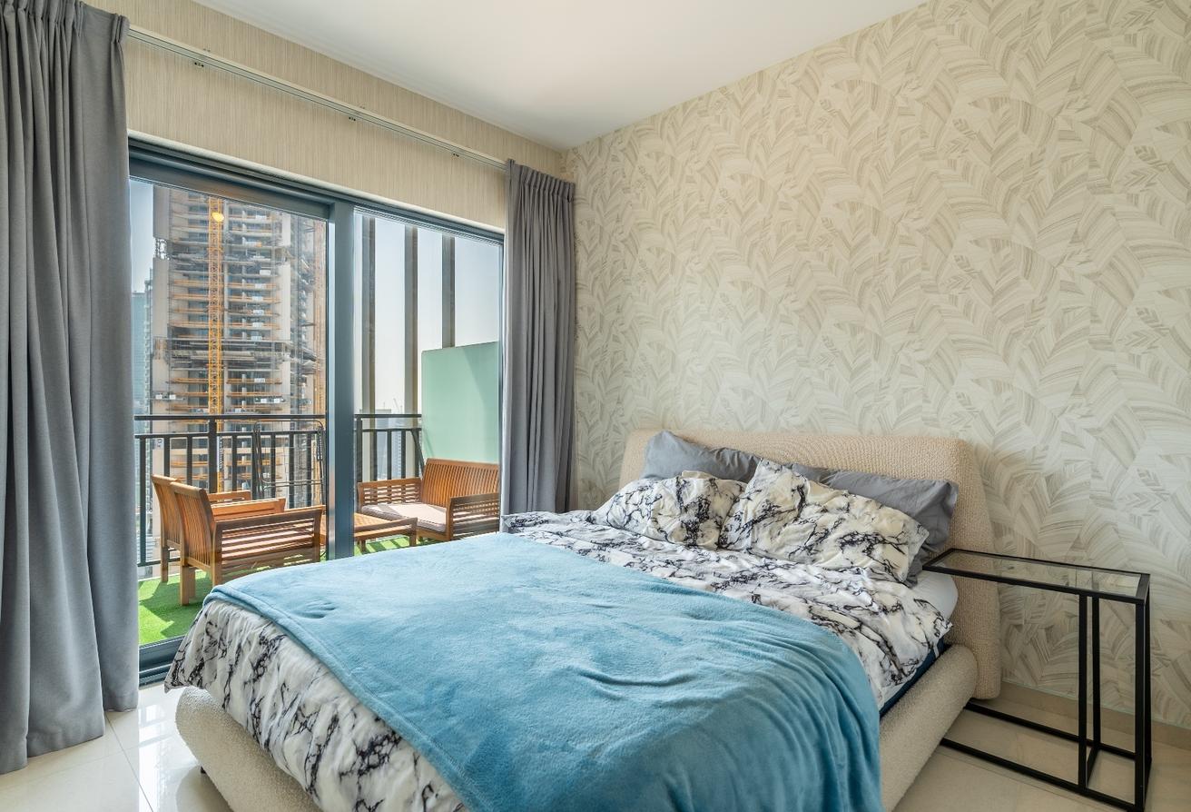 Fully furnished | Canal view | High floor photo 7