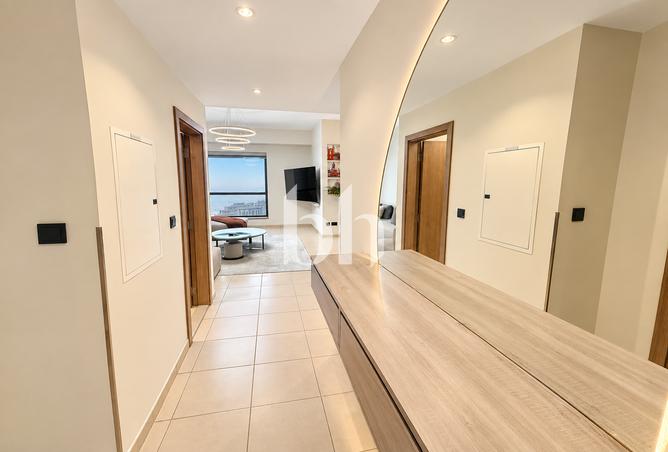 Furnished | Upgraded | Amazing Full Sea View photo 2