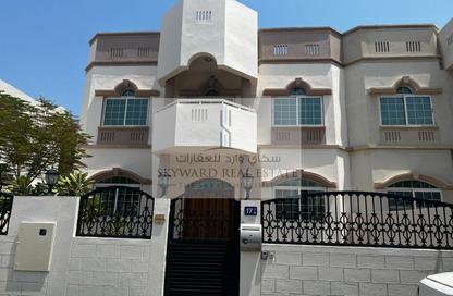 Villa - 4 - 6 for rent in Al Garhoud - Dubai Villa - 4 - 6 for rent in Al Garhoud - Dubai
