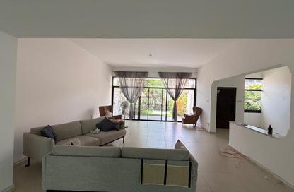 Villa - 4 Bedrooms - 4 Bathrooms for rent in Al Sahel Tower 1 - Al Sahel Towers - Corniche Road - Abu Dhabi