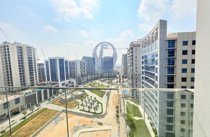 Apartment - Studio - 1 for rent in SOL Bay - Business Bay - Dubai