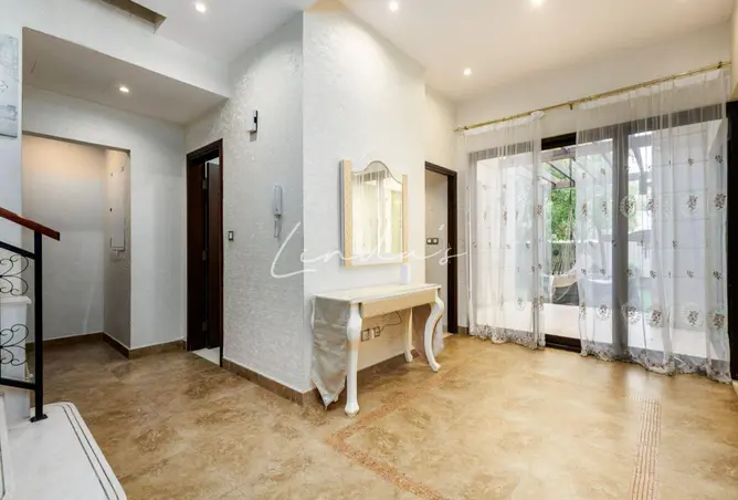 128352455 - Property Image 2