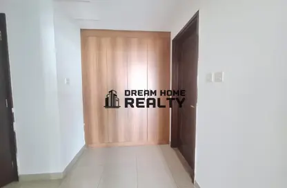 شقة - 2 غرف نوم - 3 حمامات للايجار في برج الملكة - القصباء - الشارقة