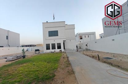 Villa - 4 - 5 for rent in Al Aweer 1 - Al Aweer - Dubai Villa - 4 - 5 for rent in Al Aweer 1 - Al Aweer - Dubai
