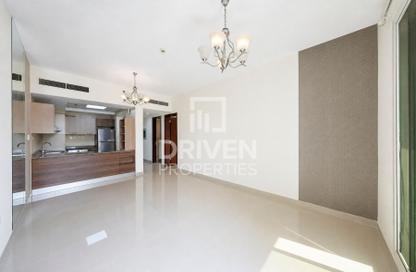 Apartment - 1 - 2 for rent in Roxana Residence C - Roxana Residences - District 12 - Jumeirah Village Circle - Dubai