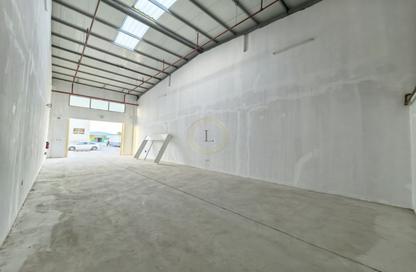 Warehouse - Studio - 1 Bathroom for rent in Wadi AL AIN 1 - Al Noud - Al Ain