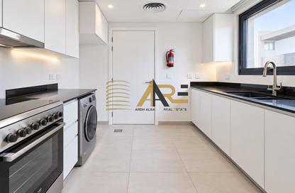 Townhouse - 2 - 4 for rent in Sarab 2 - Aljada - Sharjah