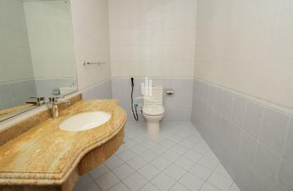 Apartment - 3 Bedrooms - 5 Bathrooms for rent in Sarh Al Emarat Tower - Al Majaz 3 - Al Majaz - Sharjah