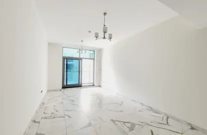 شقة - غرفة نوم - 2 حمامات للايجار في ارت اكس اي في - الخليج التجاري - دبي