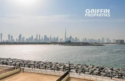 Villa - 5 Bedrooms - 6 Bathrooms for sale in Sur La Mer 2 - Sur La Mer - La Mer - Jumeirah - Dubai