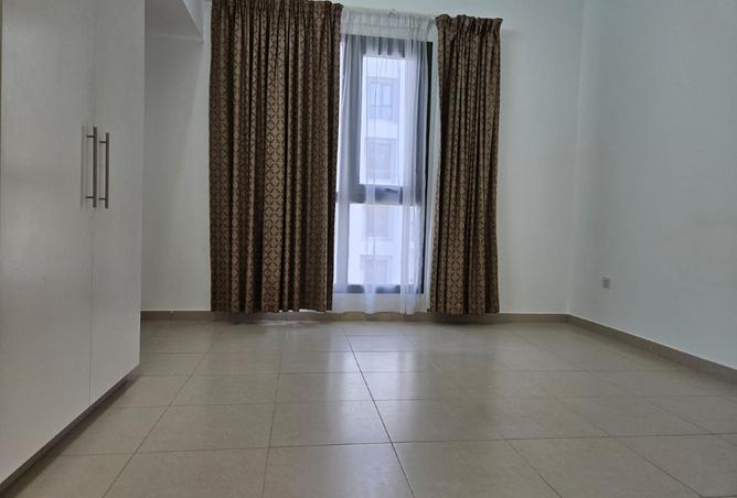 Vacant | 2BR | Community View |Mid Floor| Spacious — photo 3