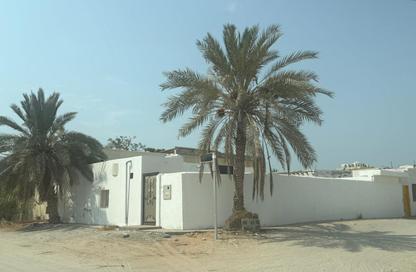 Villa - 3 - 4 for rent in Al Qadsiya - Al Heerah - Sharjah