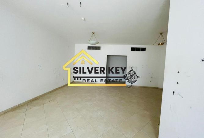 91812987 - Property Image 3