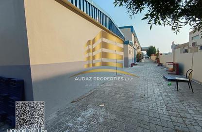 سكن عمال - استوديو - 7+ للايجار في الجرف 1 - الجرف - عجمان