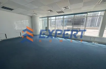 مكتب للايجار في برج كلوفر - الخليج التجاري - دبي