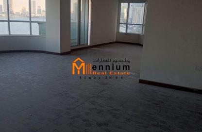 Co-working space - Studio - 2 for rent in Thuraya Al Majaz Building - Al Majaz 3 - Al Majaz - Sharjah