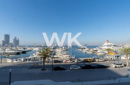 Apartment - 3 Bedrooms - 3 Bathrooms for rent in Seagate Building 2 - Seagate - Mina Rashid - Dubai