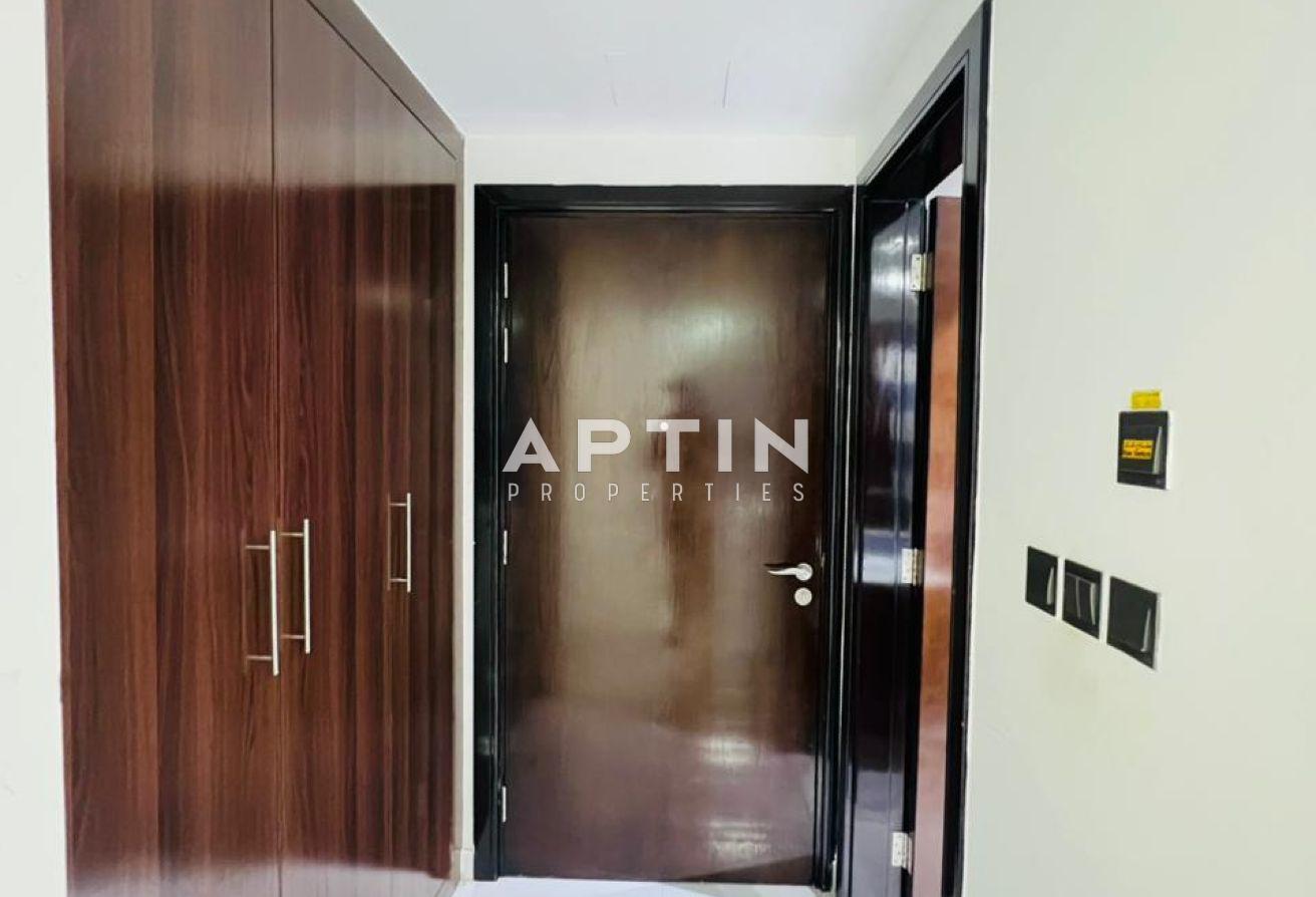 Spacious Studio | Balcony | Built-in Wardrobes photo 5