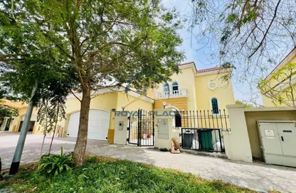 Villa - 3 Bedrooms - 4 Bathrooms for rent in District 6 - Jumeirah Park - Dubai