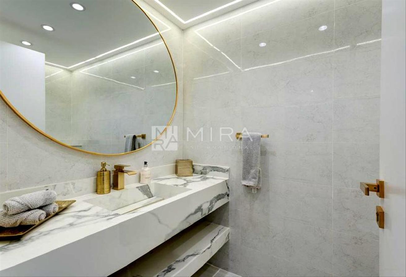 Fully Upgraded | High Floor | Sea View photo 22