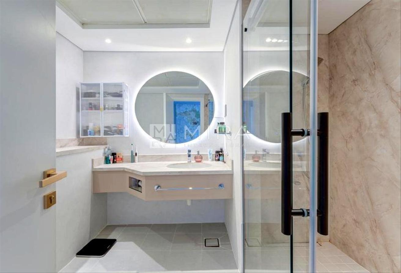 Fully Upgraded | High Floor | Sea View photo 21