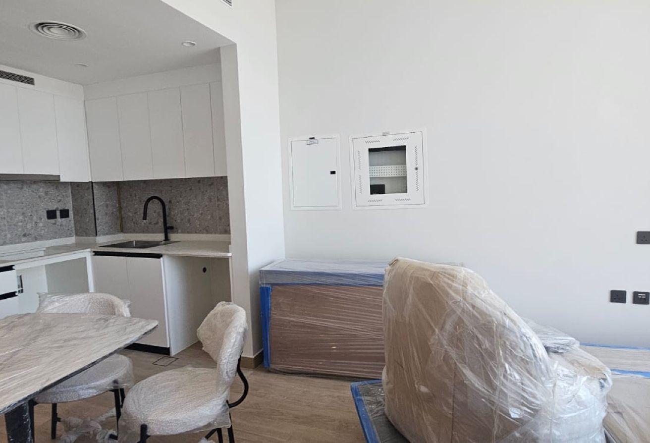 FULLY FURNISHED | MODERN DESIGN | PRIME AREA photo 7