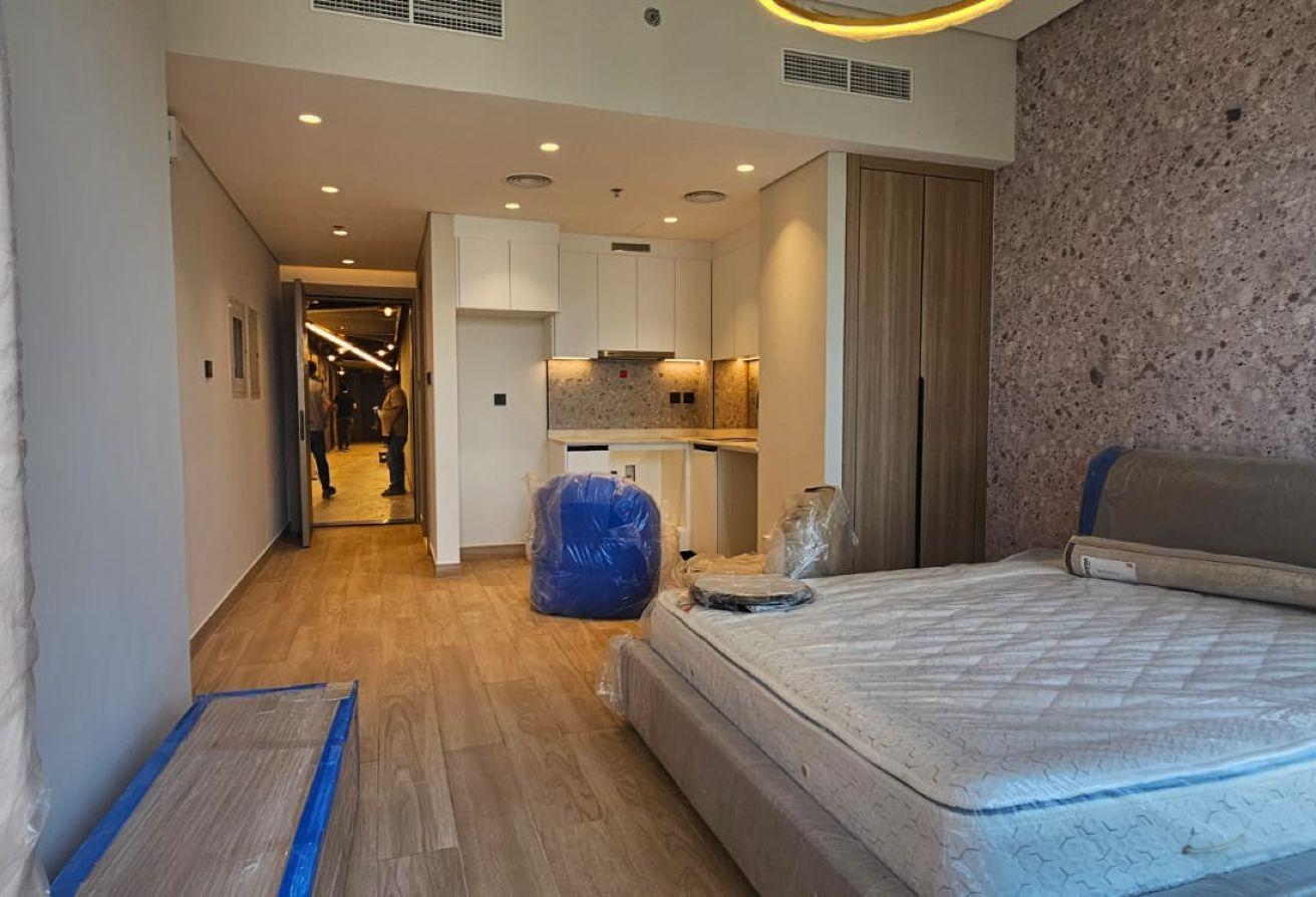 FULLY FURNISHED | MODERN DESIGN | PRIME AREA photo 2
