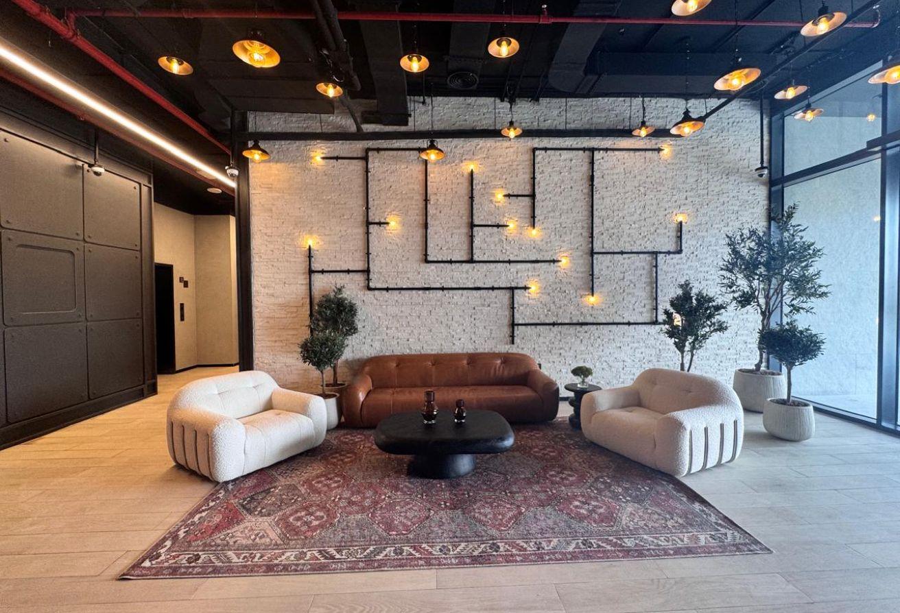 FULLY FURNISHED | MODERN DESIGN | PRIME AREA photo 16