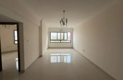 شقة - غرفة نوم - 1 حمام للايجار في مجمع مويلح - تجارية مويلح - الشارقة