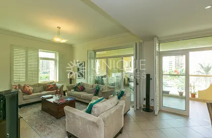 Apartment - 3 Bedrooms - 4 Bathrooms for sale in Al Hallawi - Shoreline Apartments - Palm Jumeirah - Dubai