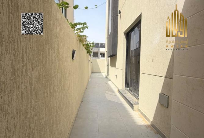 122475484 - Property Image 3