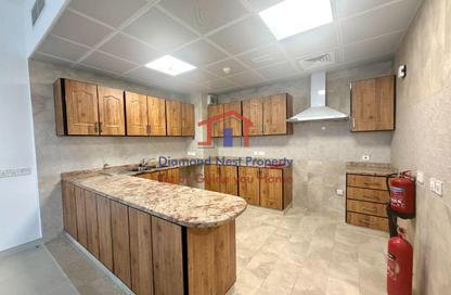 Villa - 2 Bedrooms - 4 Bathrooms for rent in Delma Street - Al Mushrif - Abu Dhabi