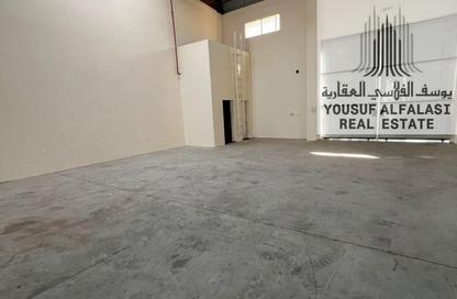 Warehouse - Studio - 2 Bathrooms for rent in Umm Al Thuoob - Umm Al Quwain