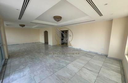 Apartment - 5 - 7 for rent in Al Majaz 3 - Al Majaz - Sharjah