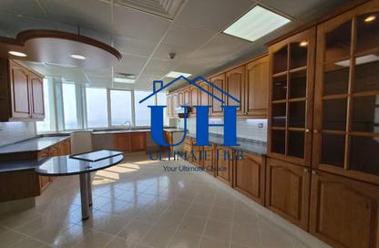 Apartment - 4 - 4 for rent in Corniche Road - Abu Dhabi