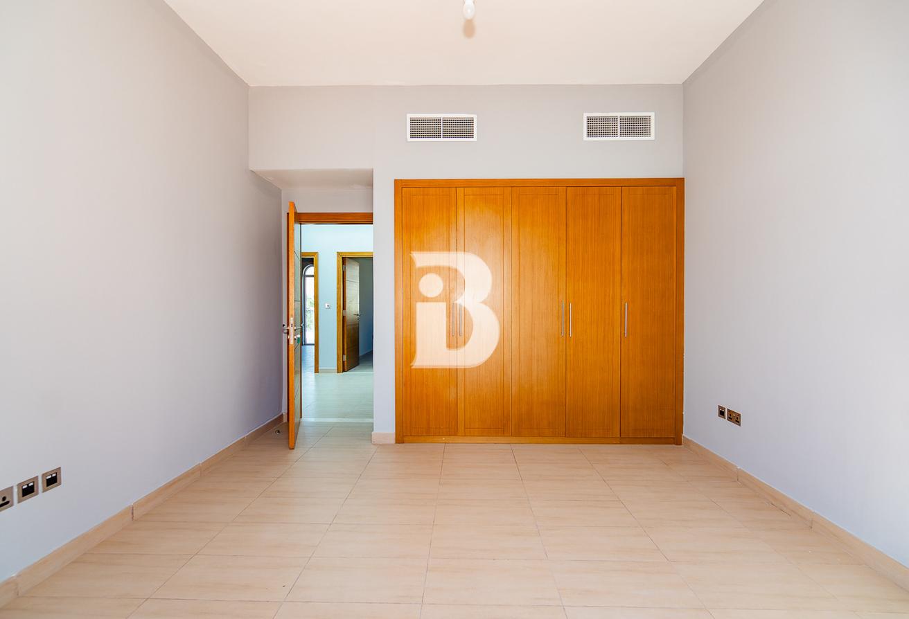 4 BR Single row | Vastu | Corner photo 11