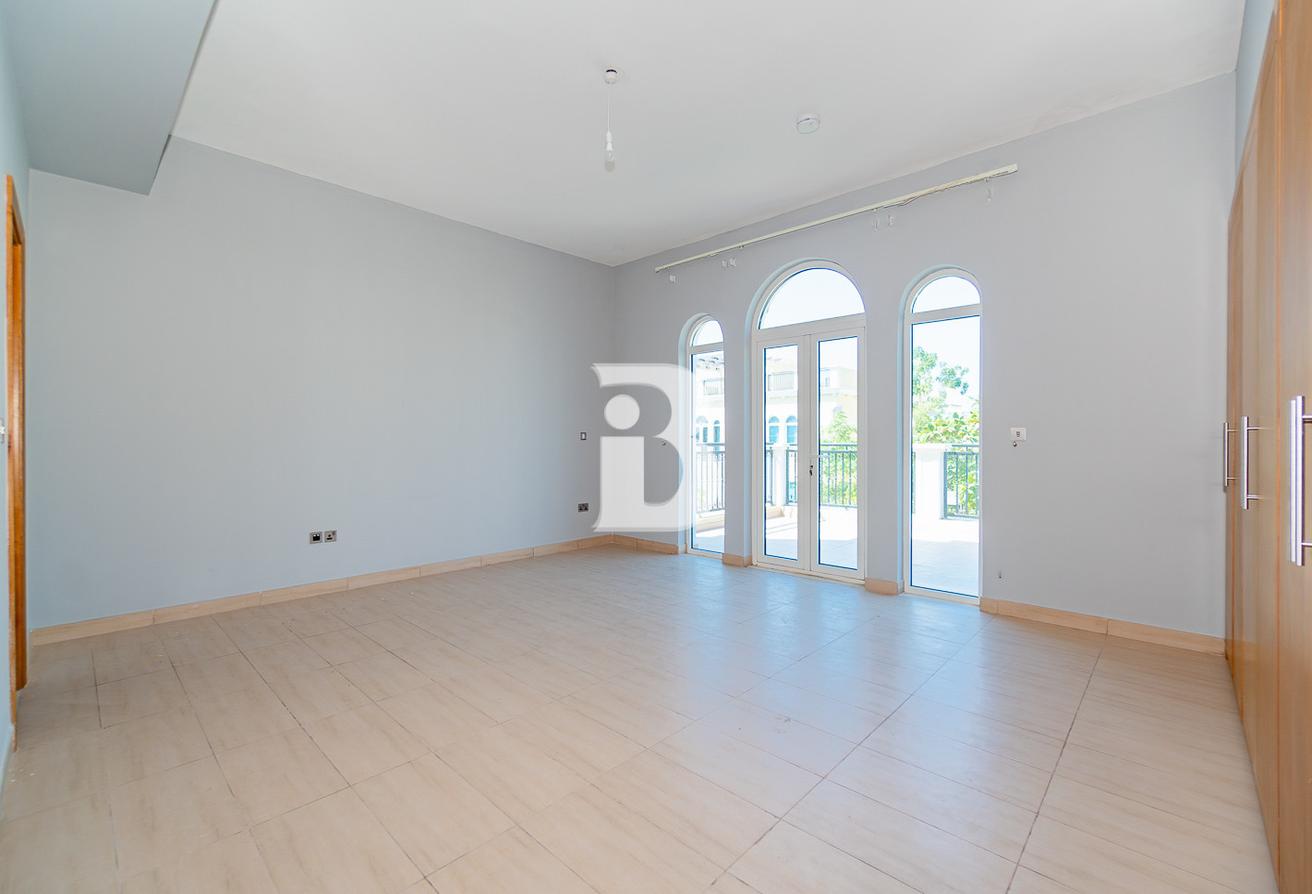 4 BR Single row | Vastu | Corner photo 13