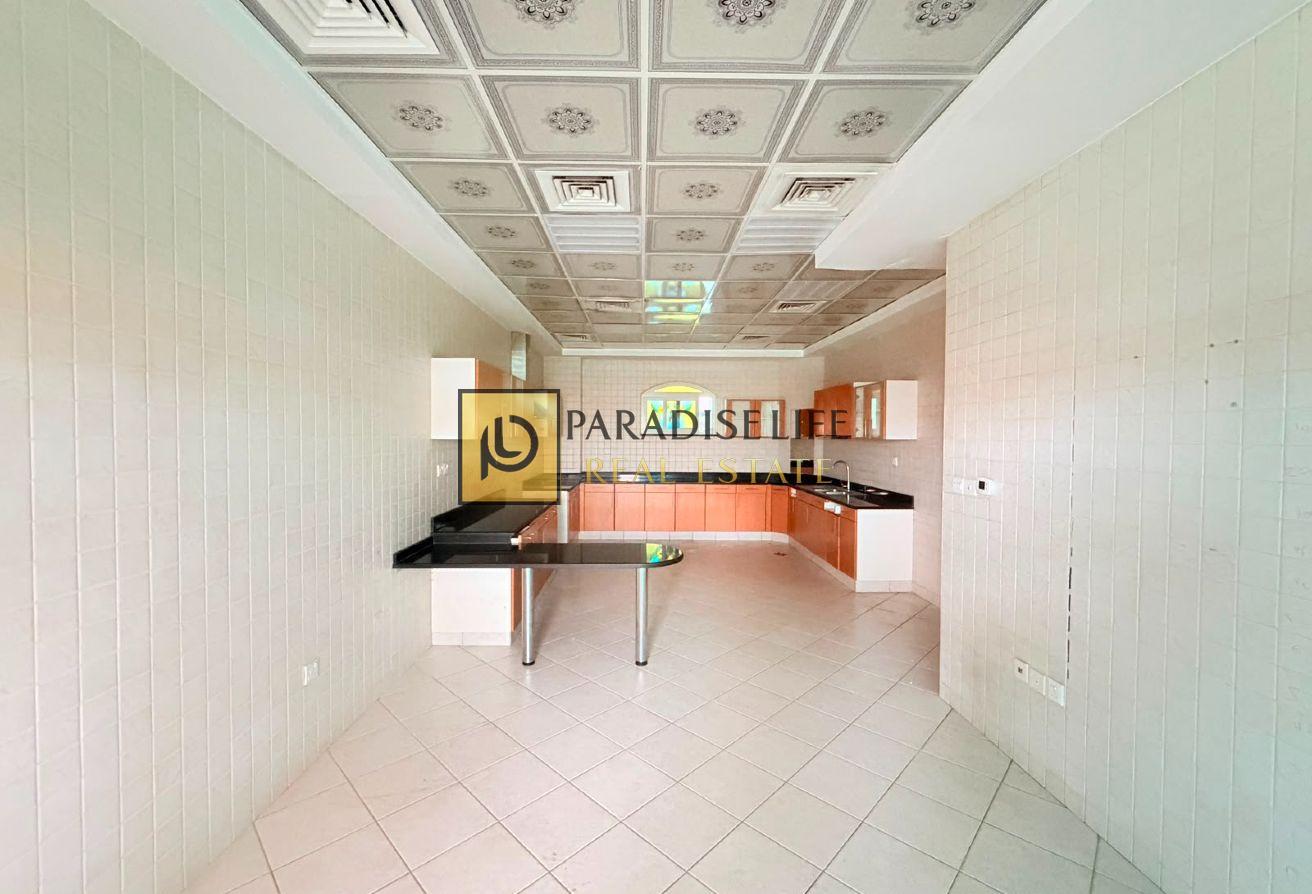 4 BEDROOMS ALL MASTERS SHERED POOL PRIME LOCATION photo 10