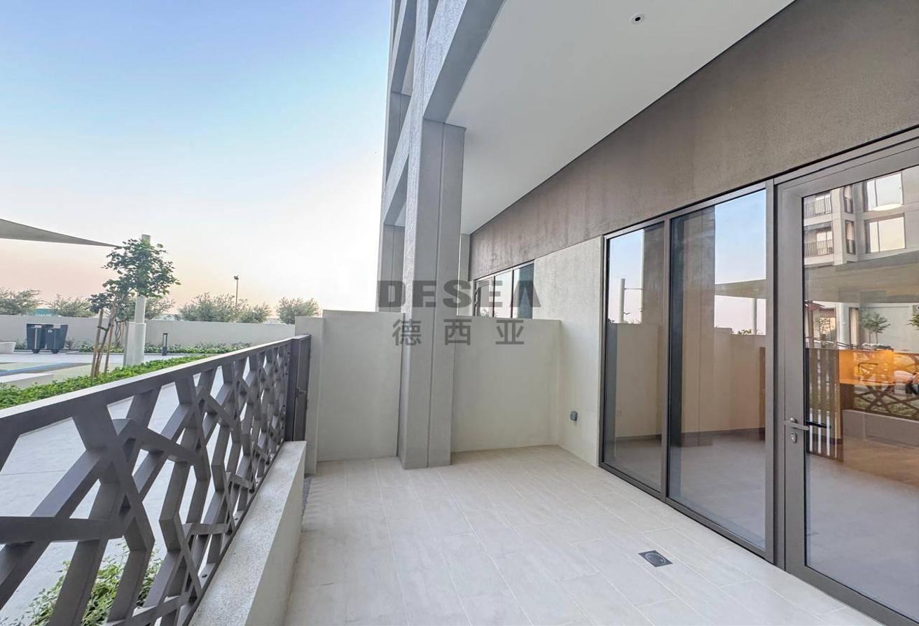 Huge Balcony | Community View | Vacant photo 6