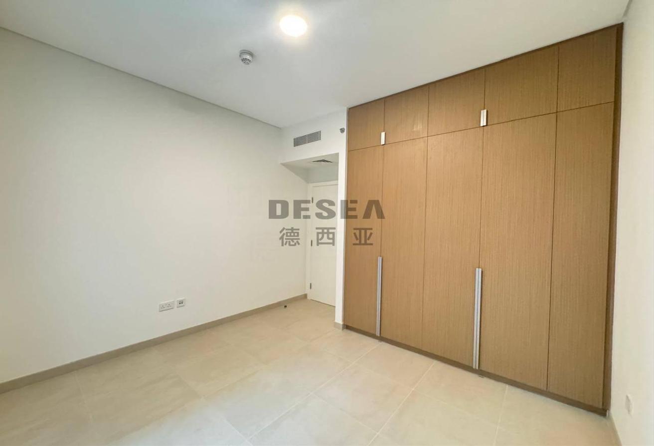 Huge Balcony | Community View | Vacant photo 4