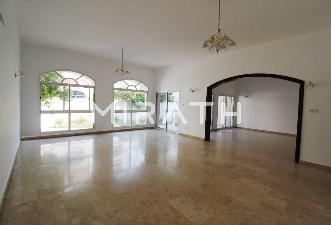 WELL BUILT VILLA | PRIVATE GARDEN | MAID'S ROOM photo 10