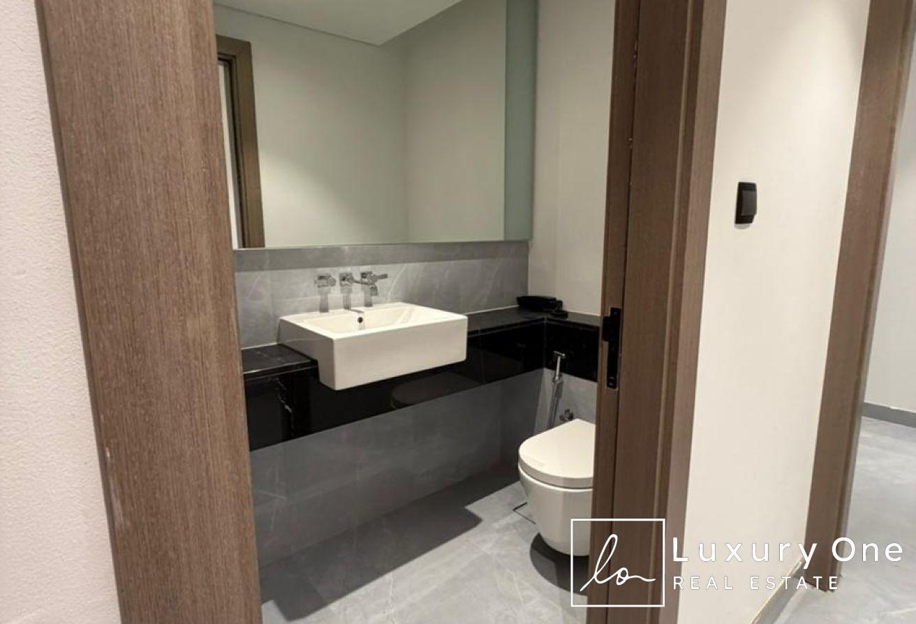 Sea and Skyline View | All Bills Included | Vacant photo 14