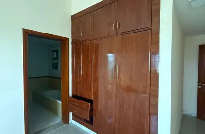 شقة - 2 غرف نوم - 3 حمامات للايجار في الفجيرة وسط المدينة - الفجيرة