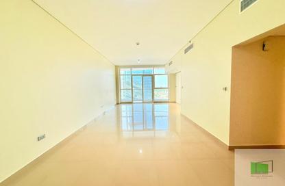 شقة - 3 - 4 للإيجار في يونايتد سكوير - الخالدية - أبوظبي
