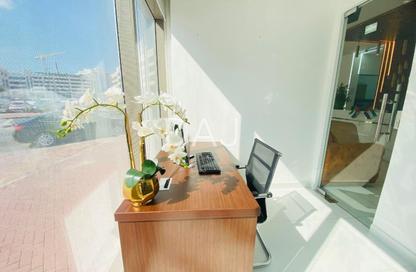 Office Space - Studio - 1 Bathroom for rent in Red Avenue - Al Garhoud - Dubai