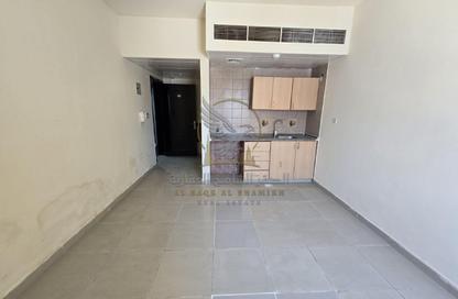 Apartment - Studio - 1 Bathroom for rent in Al Qulaya'ah - Al Sharq - Sharjah Apartment - Studio - 1 Bathroom for rent in Al Qulaya'ah - Al Sharq - Sharjah