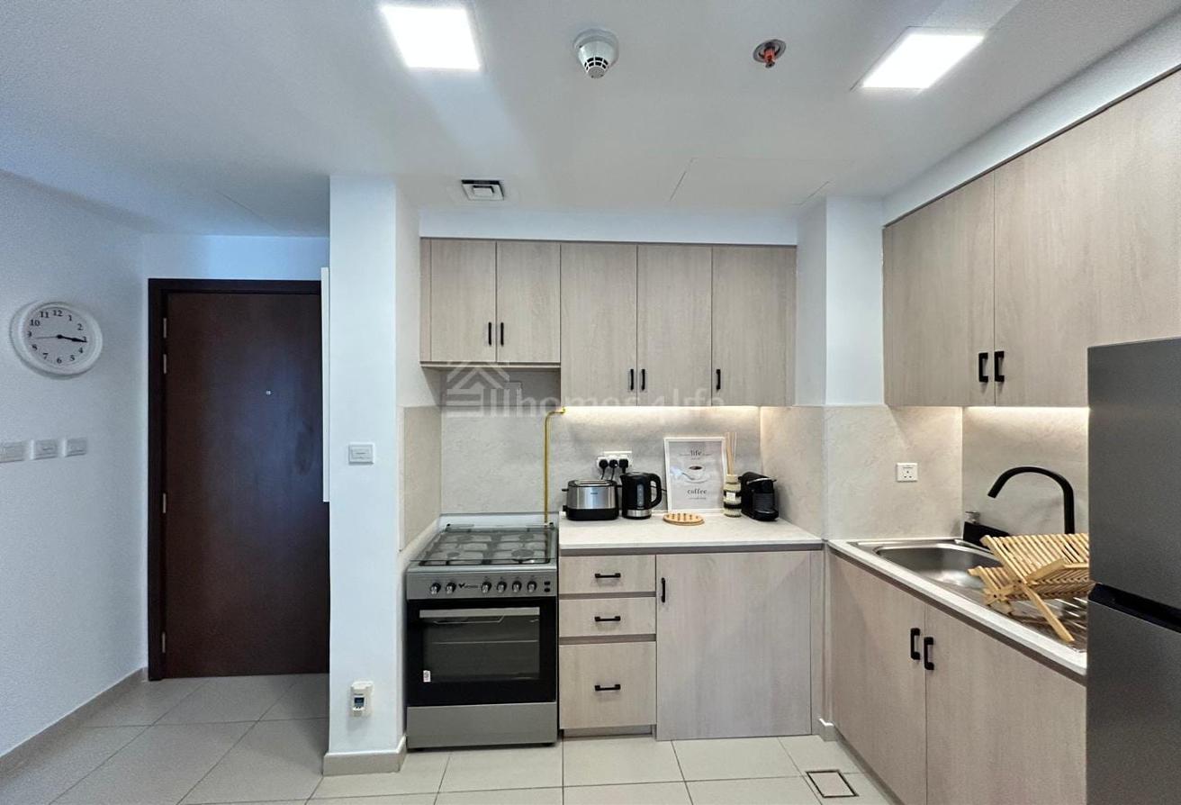 Fully Furnished | Upgraded | Serene Pool View photo 6