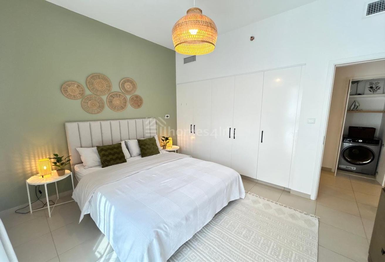 Fully Furnished | Upgraded | Serene Pool View photo 8